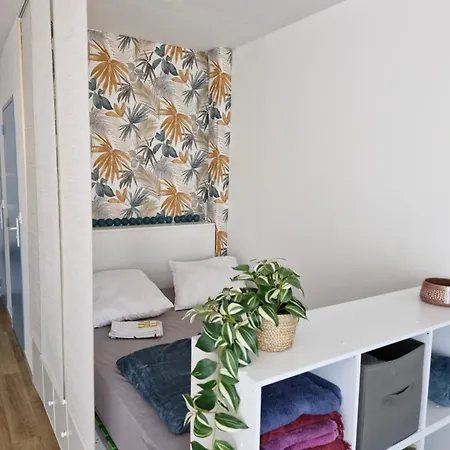 Escapade A Six-fours Confort Apartment